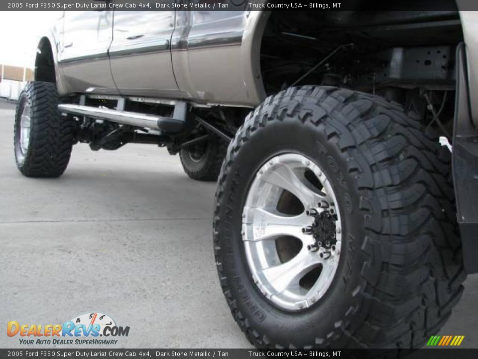 2005 Ford F350 Super Duty Lariat Crew Cab 4x4 Dark Stone Metallic / Tan Photo #9