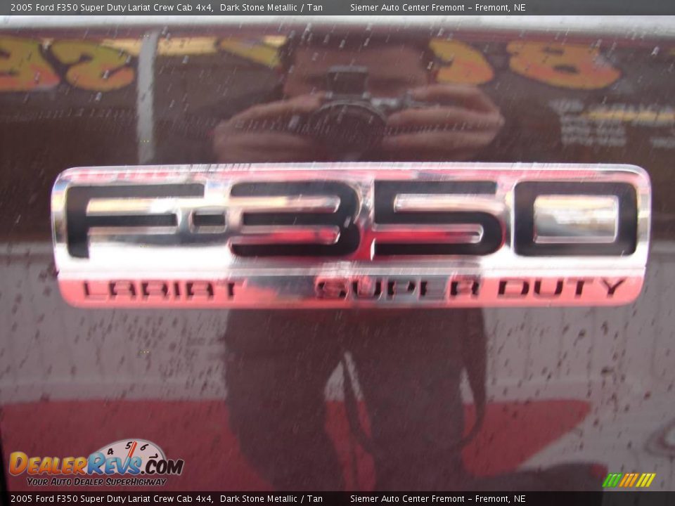 2005 Ford F350 Super Duty Lariat Crew Cab 4x4 Dark Stone Metallic / Tan Photo #7