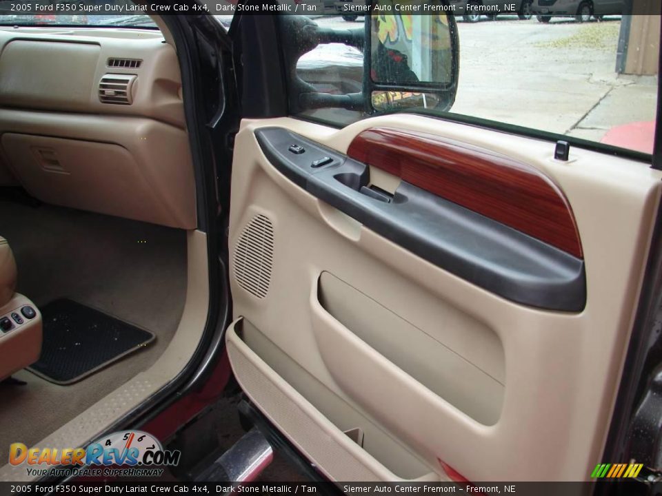 2005 Ford F350 Super Duty Lariat Crew Cab 4x4 Dark Stone Metallic / Tan Photo #10