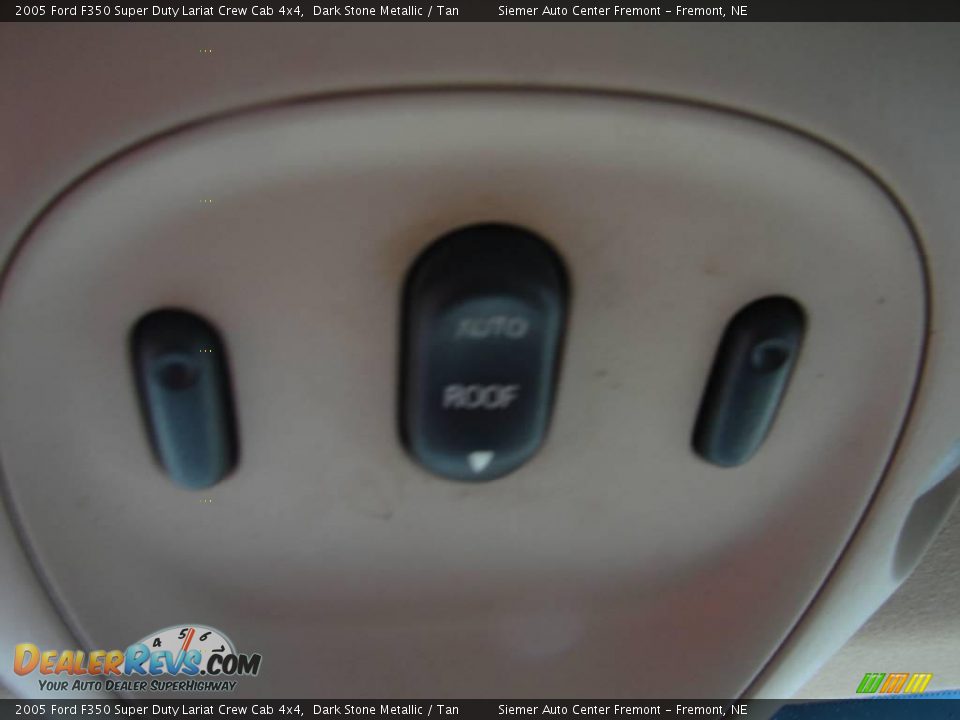 2005 Ford F350 Super Duty Lariat Crew Cab 4x4 Dark Stone Metallic / Tan Photo #16