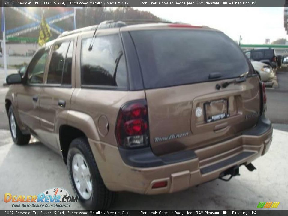 2002 Chevrolet TrailBlazer LS 4x4 Sandalwood Metallic / Medium Oak Photo #2