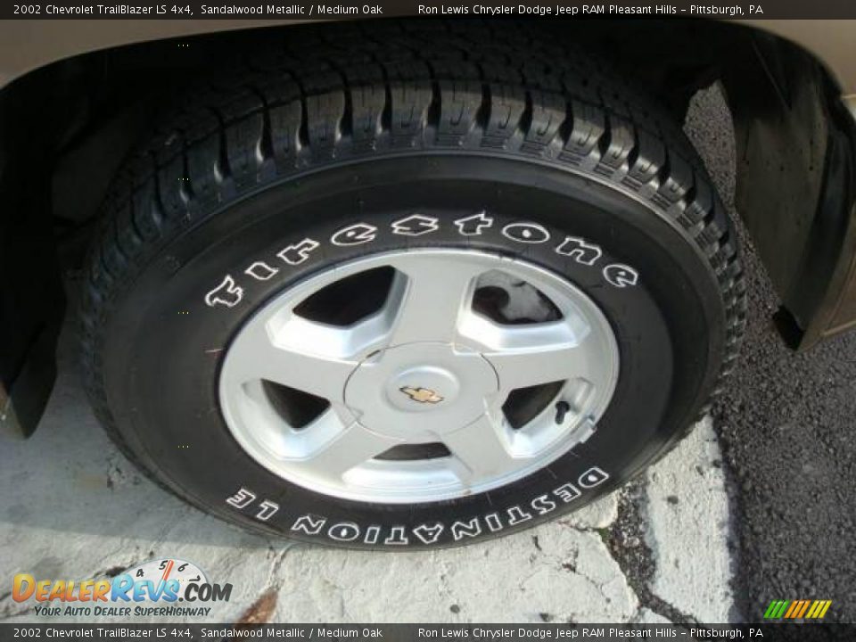 2002 Chevrolet TrailBlazer LS 4x4 Sandalwood Metallic / Medium Oak Photo #12