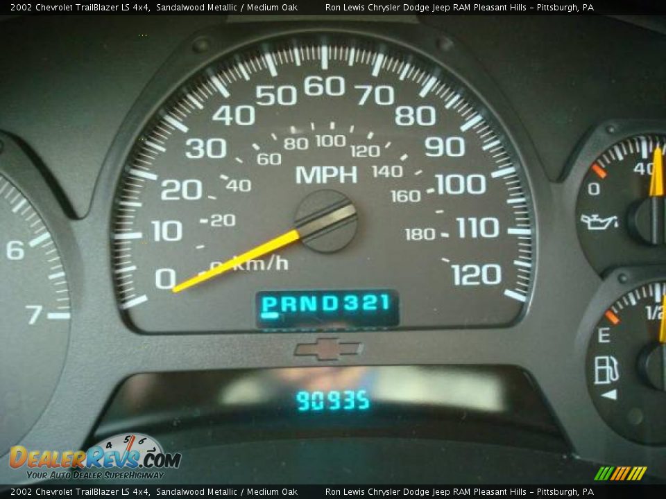 2002 Chevrolet TrailBlazer LS 4x4 Sandalwood Metallic / Medium Oak Photo #25