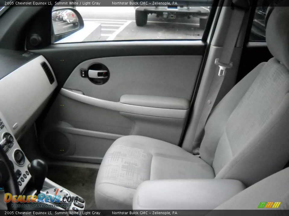 2005 Chevrolet Equinox LS Summit White / Light Gray Photo #8