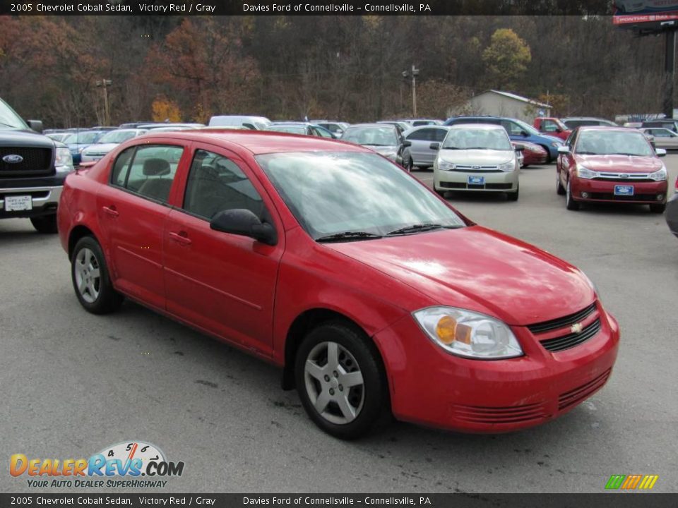 2005 Chevrolet Cobalt Sedan Victory Red / Gray Photo #5