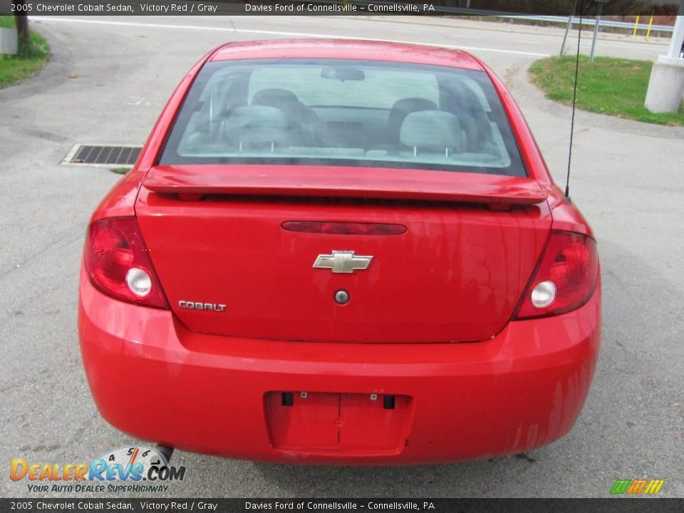 2005 Chevrolet Cobalt Sedan Victory Red / Gray Photo #7