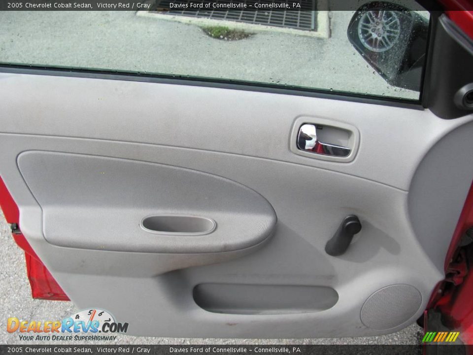2005 Chevrolet Cobalt Sedan Victory Red / Gray Photo #10