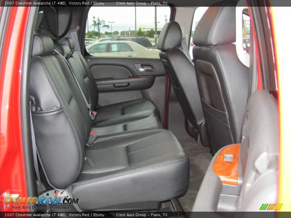 2007 Chevrolet Avalanche LT 4WD Victory Red / Ebony Photo #10