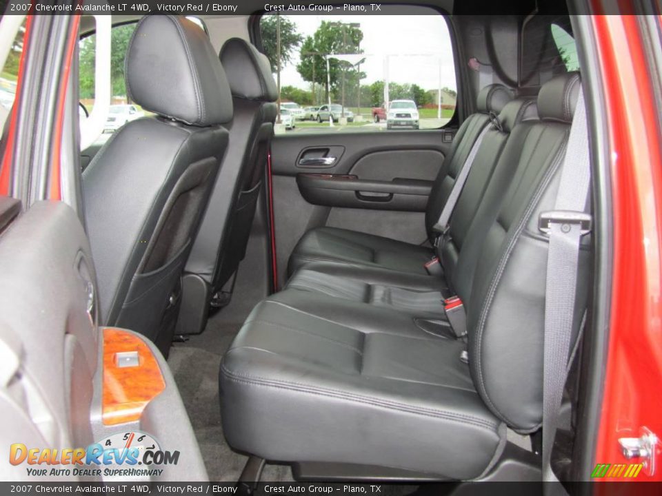 2007 Chevrolet Avalanche LT 4WD Victory Red / Ebony Photo #11