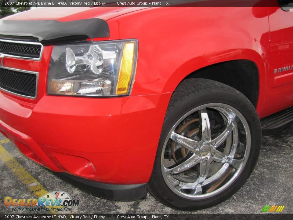 2007 Chevrolet Avalanche LT 4WD Victory Red / Ebony Photo #18