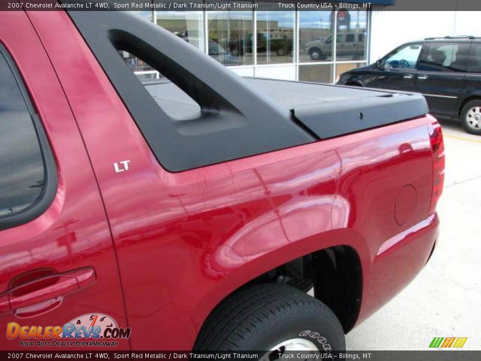 2007 Chevrolet Avalanche LT 4WD Sport Red Metallic / Dark Titanium/Light Titanium Photo #9