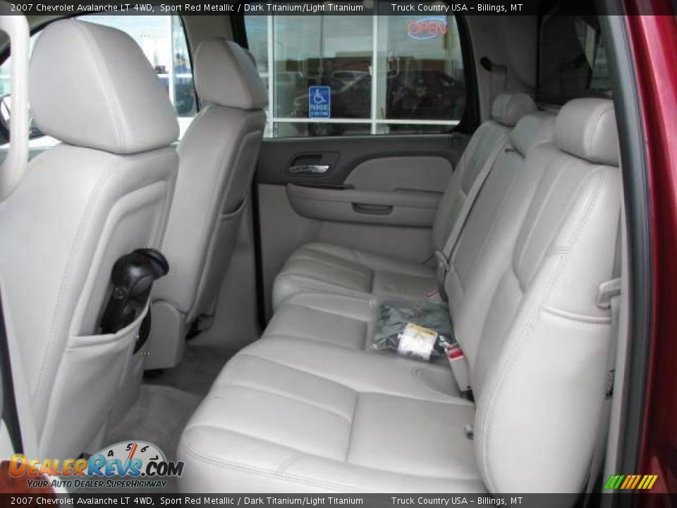 2007 Chevrolet Avalanche LT 4WD Sport Red Metallic / Dark Titanium/Light Titanium Photo #11