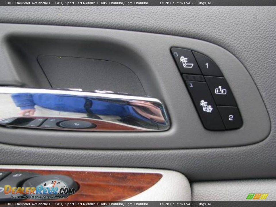 2007 Chevrolet Avalanche LT 4WD Sport Red Metallic / Dark Titanium/Light Titanium Photo #16