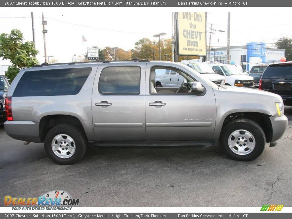 2007 Chevrolet Suburban 1500 LT 4x4 Graystone Metallic / Light Titanium/Dark Titanium Photo #4