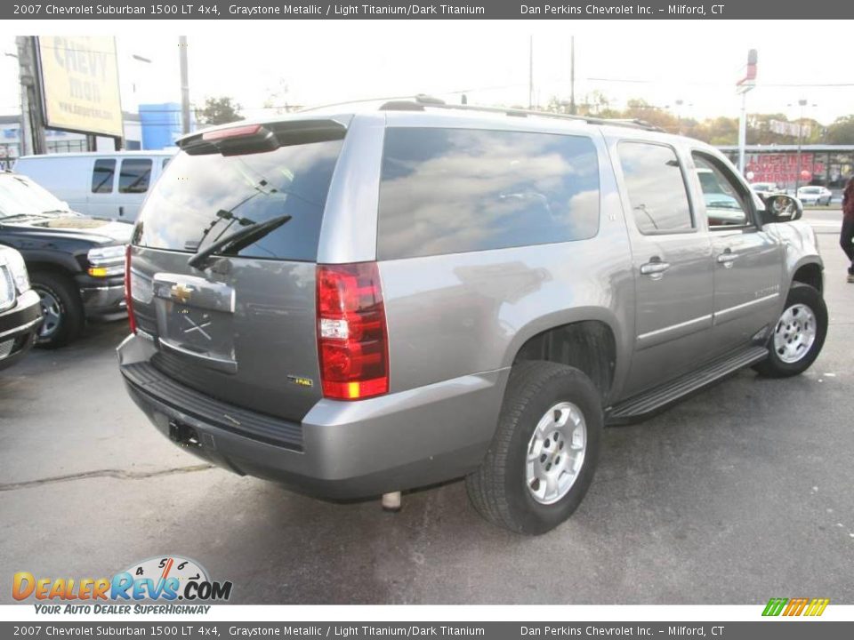 2007 Chevrolet Suburban 1500 LT 4x4 Graystone Metallic / Light Titanium/Dark Titanium Photo #5