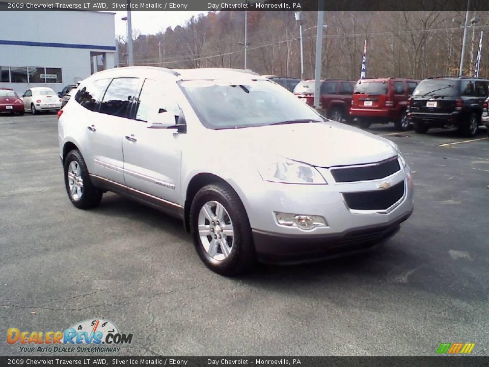2009 Chevrolet Traverse LT AWD Silver Ice Metallic / Ebony Photo #1