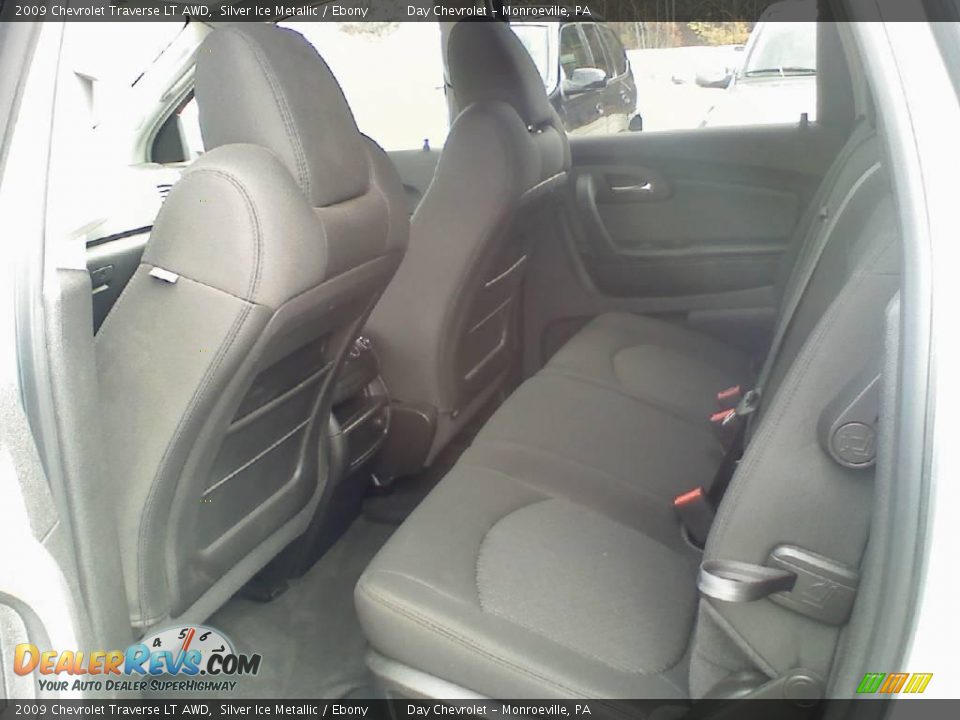 2009 Chevrolet Traverse LT AWD Silver Ice Metallic / Ebony Photo #8