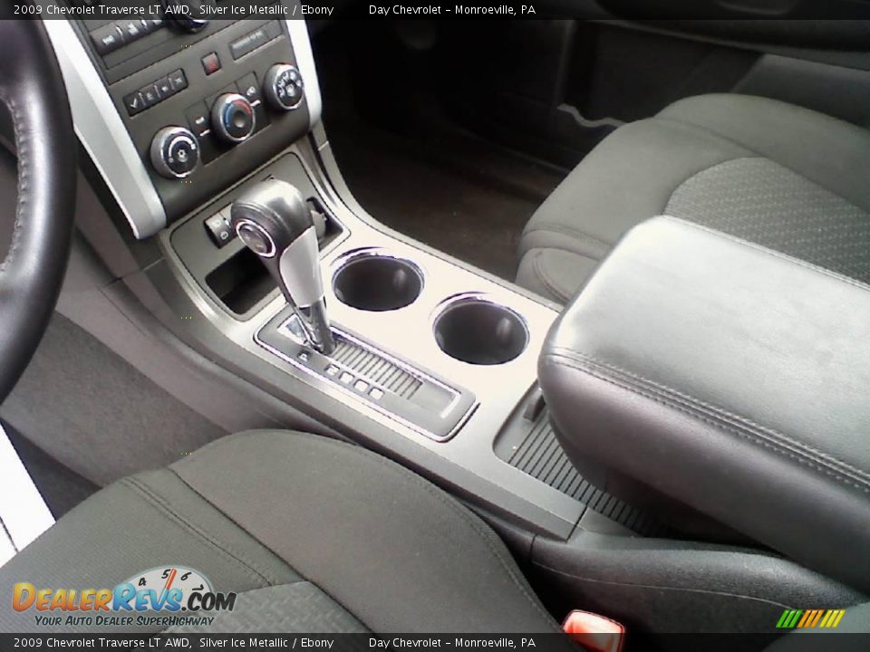 2009 Chevrolet Traverse LT AWD Silver Ice Metallic / Ebony Photo #15