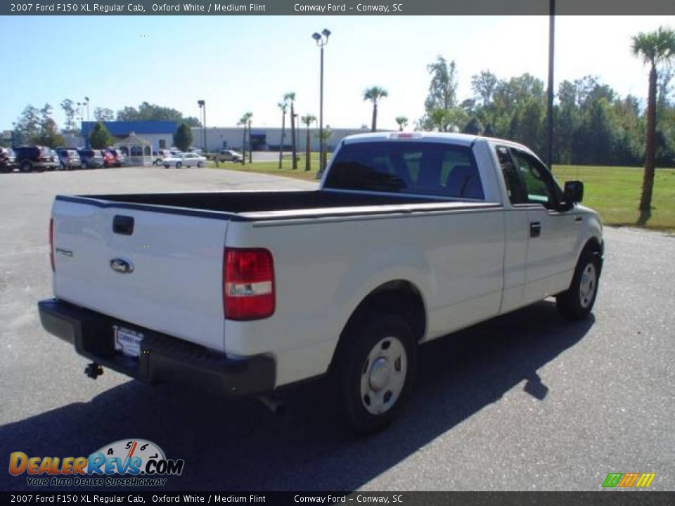 2007 Ford F150 XL Regular Cab Oxford White / Medium Flint Photo #5