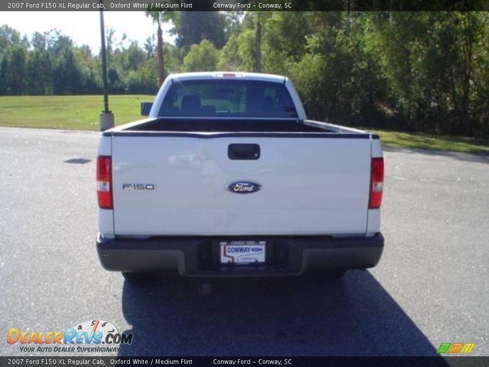 2007 Ford F150 XL Regular Cab Oxford White / Medium Flint Photo #6
