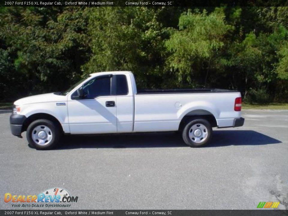 2007 Ford F150 XL Regular Cab Oxford White / Medium Flint Photo #8