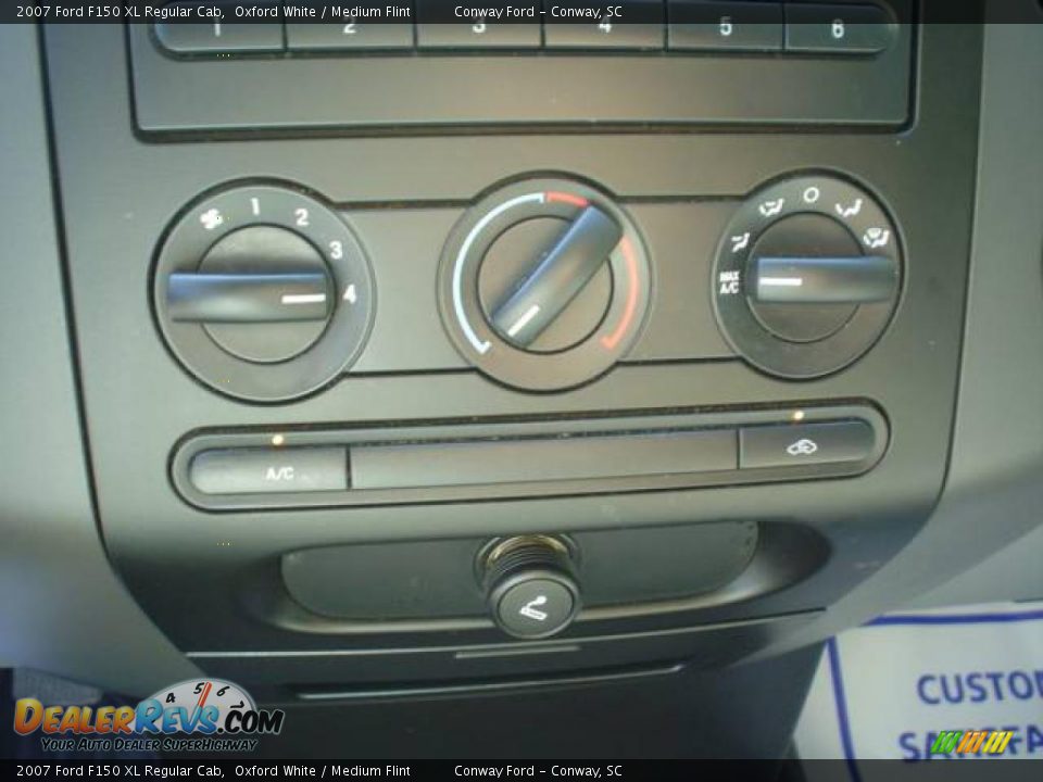 2007 Ford F150 XL Regular Cab Oxford White / Medium Flint Photo #23