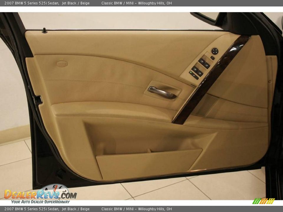 2007 BMW 5 Series 525i Sedan Jet Black / Beige Photo #8