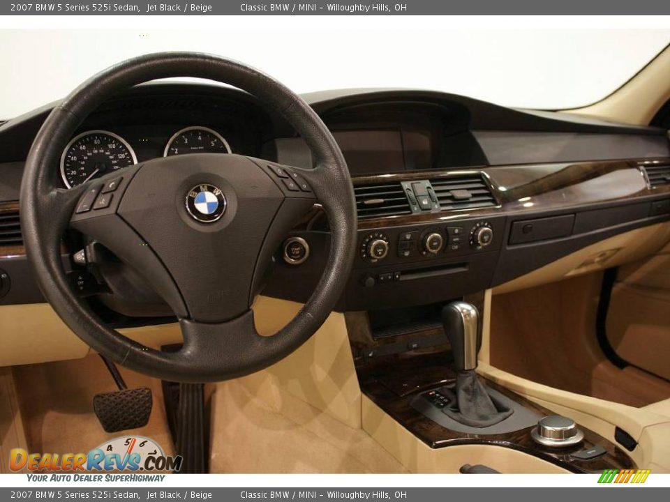 2007 BMW 5 Series 525i Sedan Jet Black / Beige Photo #12