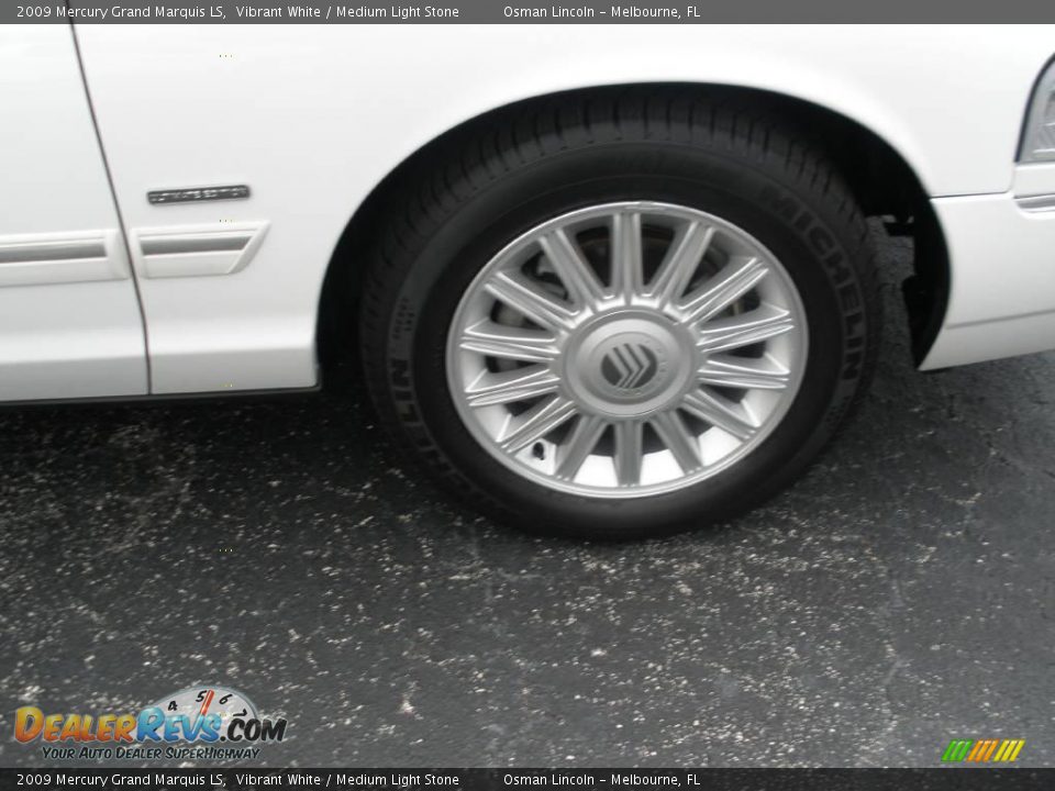 2009 Mercury Grand Marquis LS Vibrant White / Medium Light Stone Photo #9