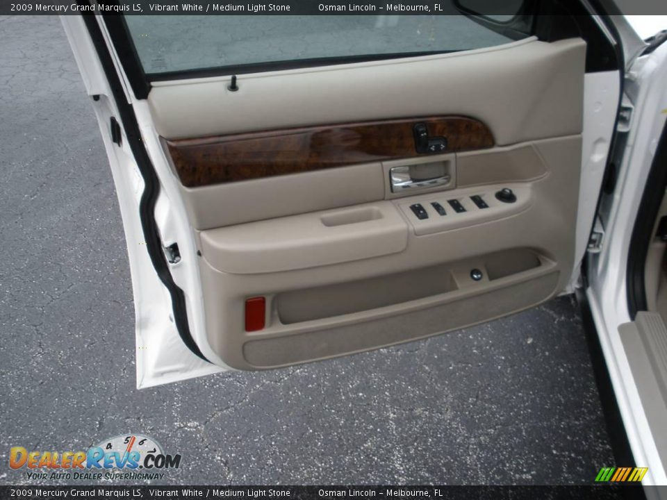 2009 Mercury Grand Marquis LS Vibrant White / Medium Light Stone Photo #10
