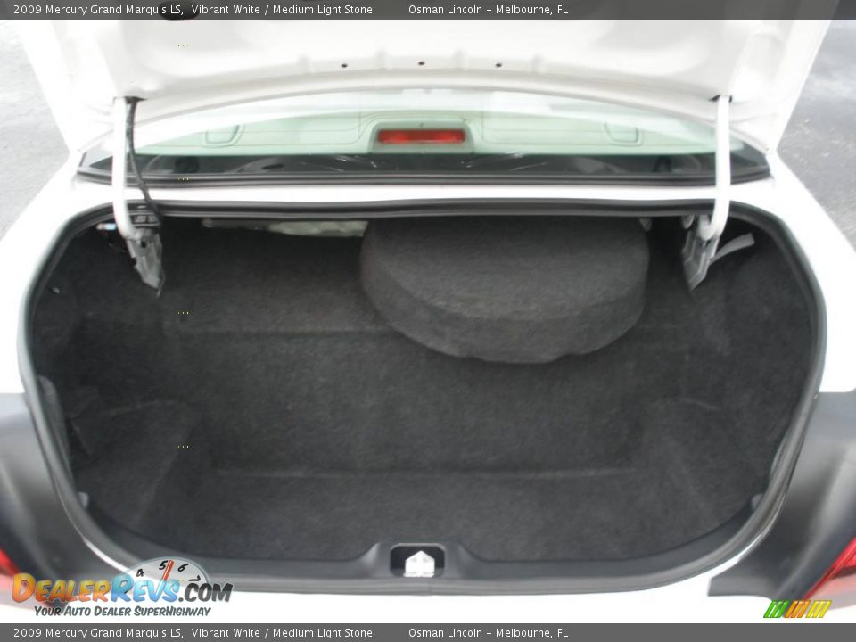 2009 Mercury Grand Marquis LS Vibrant White / Medium Light Stone Photo #14