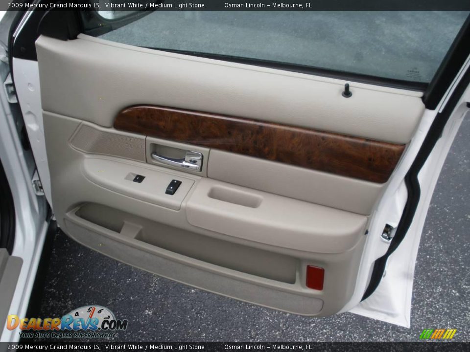 2009 Mercury Grand Marquis LS Vibrant White / Medium Light Stone Photo #17