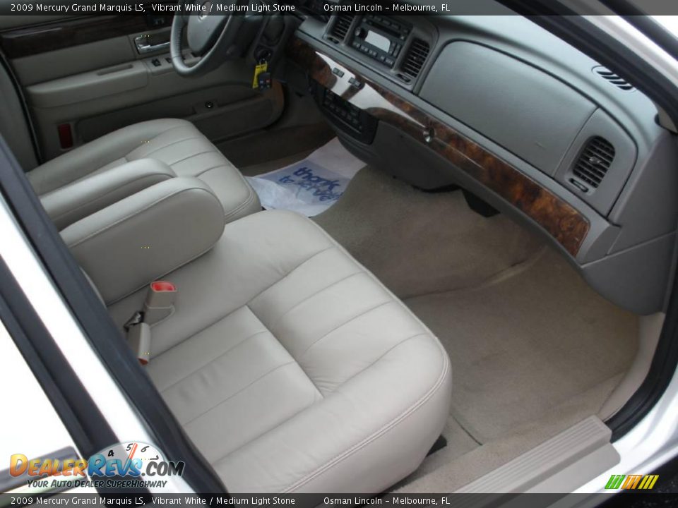 2009 Mercury Grand Marquis LS Vibrant White / Medium Light Stone Photo #18