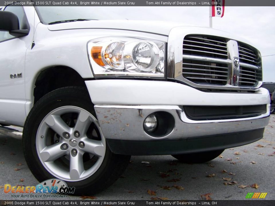 2008 Dodge Ram 1500 SLT Quad Cab 4x4 Bright White / Medium Slate Gray Photo #2