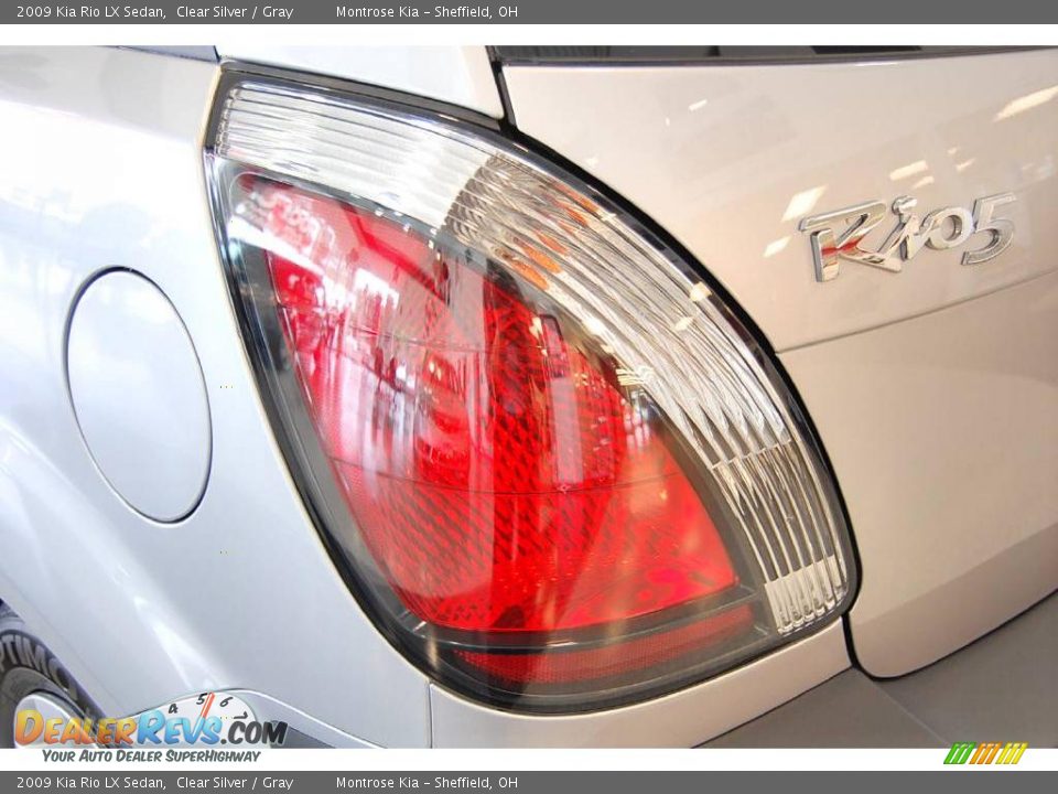 2009 Kia Rio LX Sedan Clear Silver / Gray Photo #18