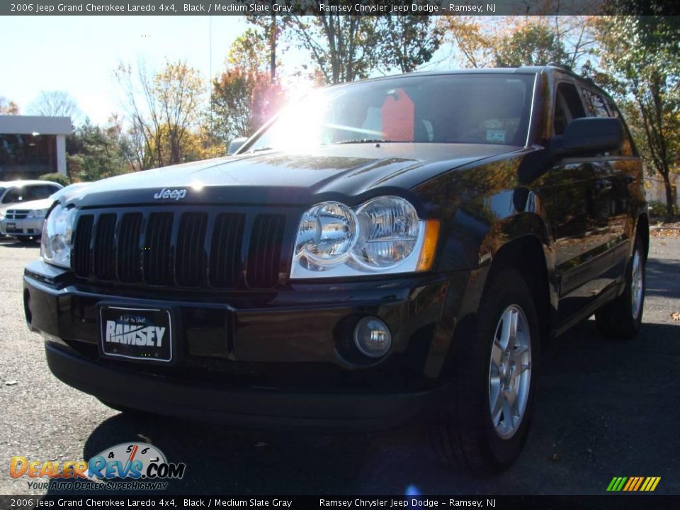2006 Jeep Grand Cherokee Laredo 4x4 Black / Medium Slate Gray Photo #2