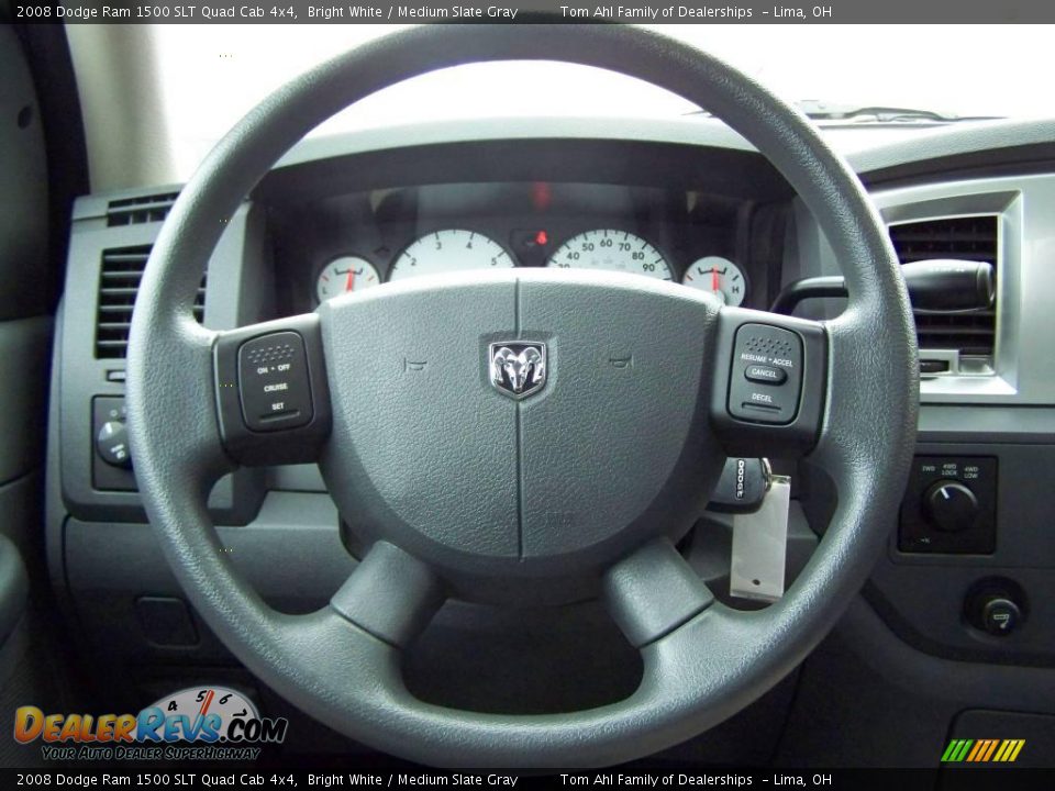 2008 Dodge Ram 1500 SLT Quad Cab 4x4 Bright White / Medium Slate Gray Photo #18