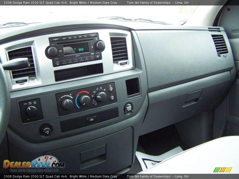 2008 Dodge Ram 1500 SLT Quad Cab 4x4 Bright White / Medium Slate Gray Photo #19