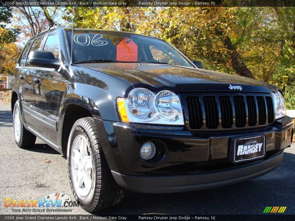 2006 Jeep Grand Cherokee Laredo 4x4 Black / Medium Slate Gray Photo #4