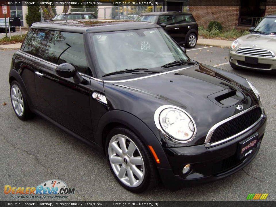 2009 Mini Cooper S Hardtop Midnight Black / Black/Grey Photo #2