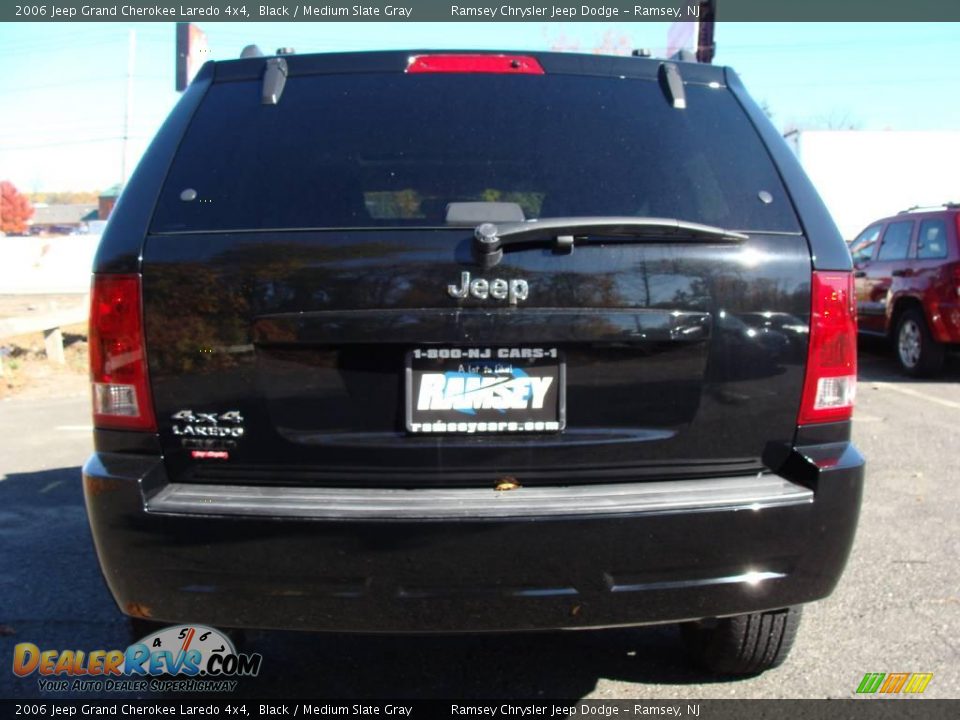 2006 Jeep Grand Cherokee Laredo 4x4 Black / Medium Slate Gray Photo #7