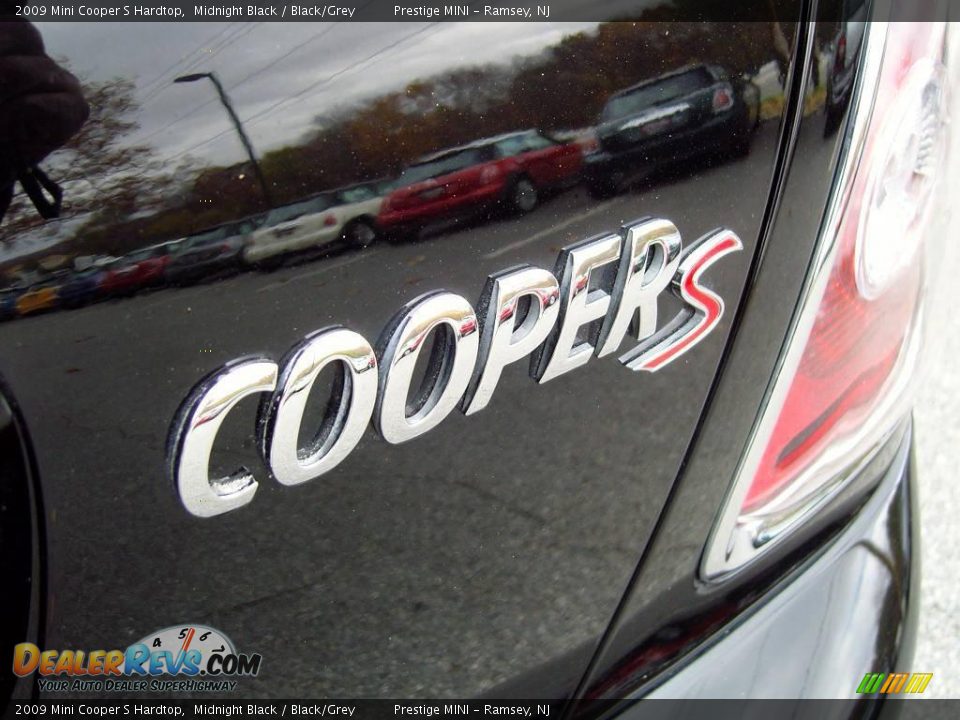 2009 Mini Cooper S Hardtop Midnight Black / Black/Grey Photo #5