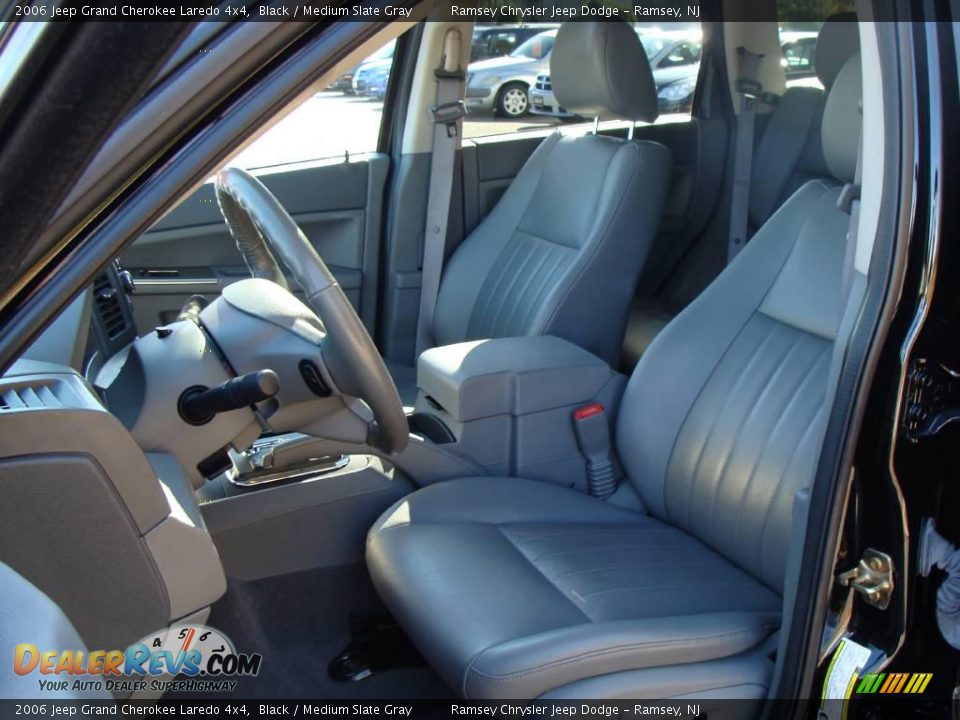 2006 Jeep Grand Cherokee Laredo 4x4 Black / Medium Slate Gray Photo #12