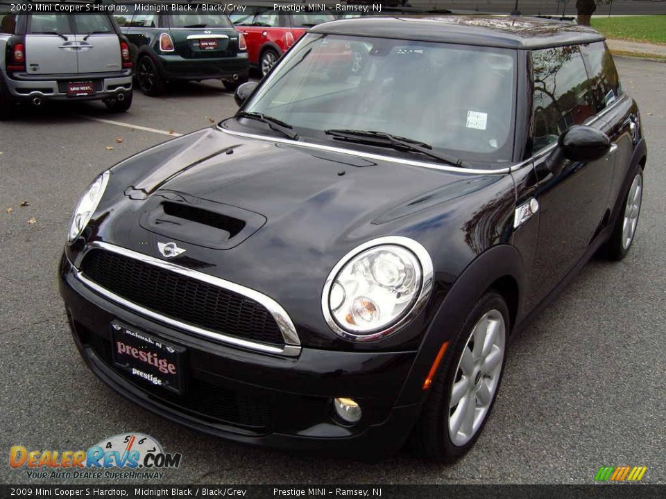 2009 Mini Cooper S Hardtop Midnight Black / Black/Grey Photo #16
