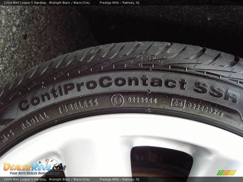 2009 Mini Cooper S Hardtop Midnight Black / Black/Grey Photo #26