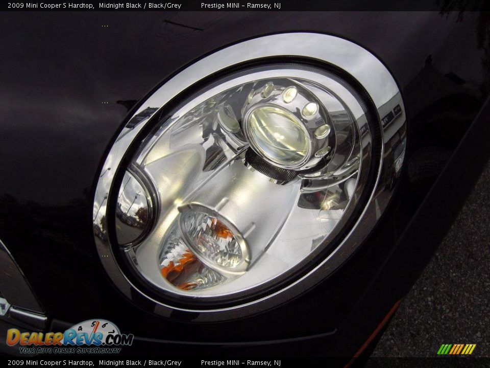 2009 Mini Cooper S Hardtop Midnight Black / Black/Grey Photo #27