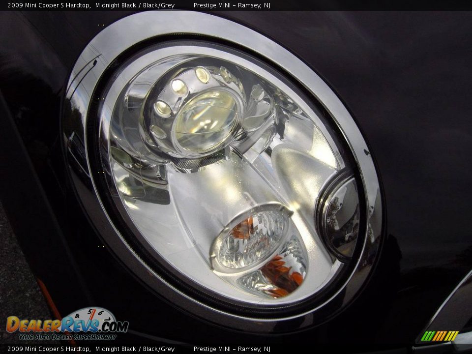 2009 Mini Cooper S Hardtop Midnight Black / Black/Grey Photo #28