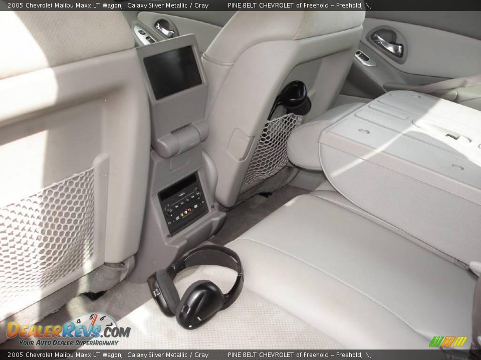 2005 Chevrolet Malibu Maxx LT Wagon Galaxy Silver Metallic / Gray Photo #10