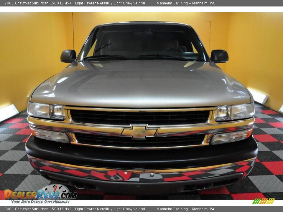 2001 Chevrolet Suburban 1500 LS 4x4 Light Pewter Metallic / Light Gray/Neutral Photo #2