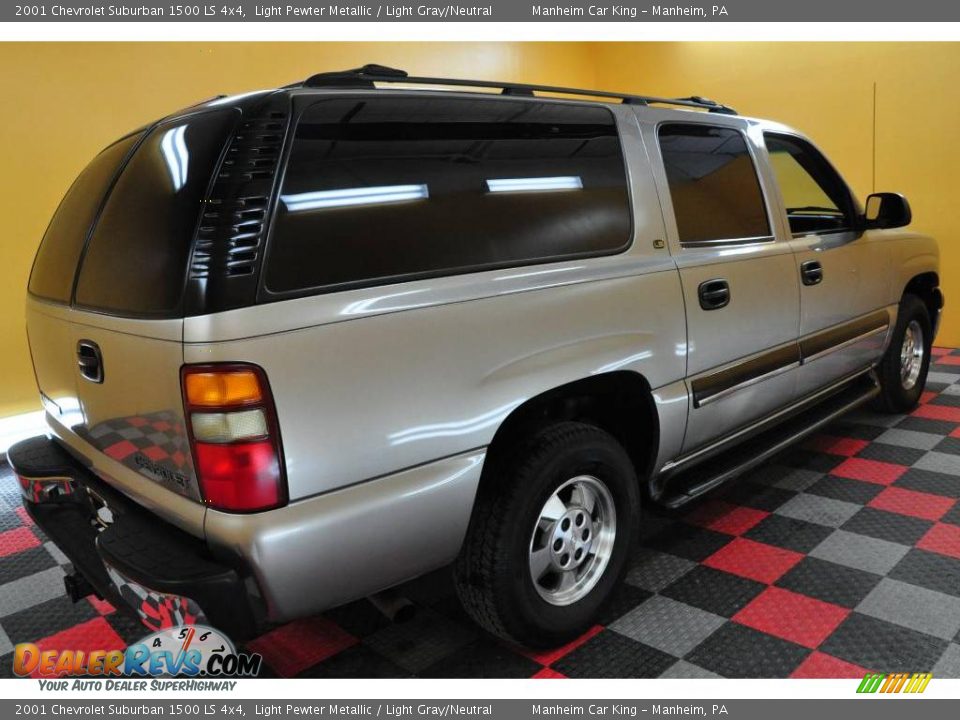 2001 Chevrolet Suburban 1500 LS 4x4 Light Pewter Metallic / Light Gray/Neutral Photo #6